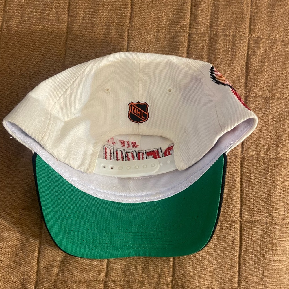 Vintage New Jersey Devils Red, White & Black Cap - Picture 4 of 6
